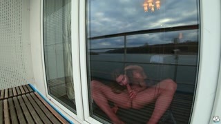 Raparigas sexy no pornô - Mia Bandini Takes It Deep on Balcony, Licks Cum no HOT-GIRLS-PORN.COM