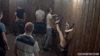 Seksowne dziewczyny w porno - Blonde Czech Babe Gets Tag-Teamed in Wild Orgy na HOT-GIRLS-PORN.COM