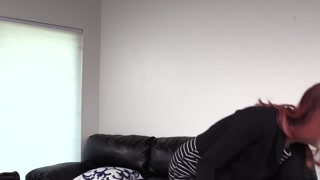 Ragazze sexy nel porno - Redhead Ariel Fucks with Toys Like a Mermaid su HOT-GIRLS-PORN.COM