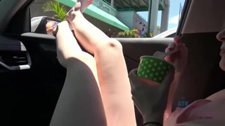 ポルノのセクシーな女の子 - HOT-GIRLS-PORN.COM の Athena Rayne’s girlfriend beach sex and outdoor fun
