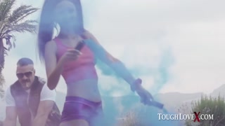 Sexy Mädchen in Porno - Eliza Ibarra - Smoking Hot Deepthroat & Messy Facial auf HOT-GIRLS-PORN.COM