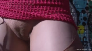 สาวสวยเซ็กซี่ในหนังโป๊ - Alexx the redhead flashes upskirt in stockings for outdoor excitement HOT-GIRLS-PORN.COM