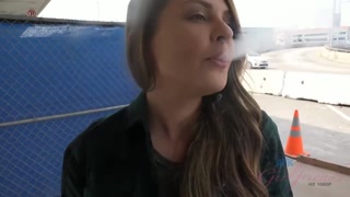 Ragazze sexy nel porno - Big Tits Brunette Handjob To Creampie With Cali Hayes su HOT-GIRLS-PORN.COM