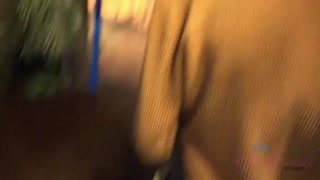 ポルノのセクシーな女の子 - HOT-GIRLS-PORN.COM の Small tits brunette Jackie Rogen explores Wax Museum