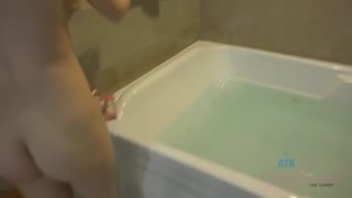 Fete sexy în porn - Pierced Redhead Ember Stone's Wet Pussy - POV Fuck Session pe HOT-GIRLS-PORN.COM
