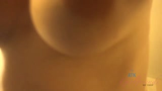 Sexy Mädchen in Porno - Amateur Anya Olsen gets a deep creampie auf HOT-GIRLS-PORN.COM