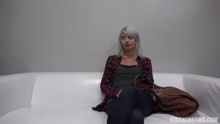 Sexiga tjejer i porr - Julie’s Naughty Casting - Czech Girl with Small Tits på HOT-GIRLS-PORN.COM
