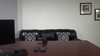 Ragazze sexy nel porno - Brunette Alara Gives Expert Deepthroat in Audition su HOT-GIRLS-PORN.COM