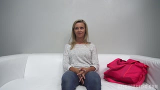 Sexy Mädchen in Porno - Lenka’s European Casting: Blonde and Dirty auf HOT-GIRLS-PORN.COM