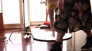 ポルノのセクシーな女の子 - HOT-GIRLS-PORN.COM の Nataliah Mairy in Tarting - Behind the Scenes Fun