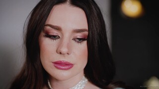 色情中的性感女孩 - HOT-GIRLS-PORN.COM 上的 Honor Roll Massage: Maddie Wren Kisses and Fingers Gal Ritchie