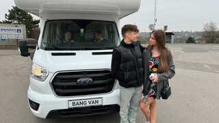 Garotas sexy no pornô - Olivia Sparkle, Jennifer Mendez, Charlie Dean: Czech Amateur Babes in BangVan Blowjob Party no HOT-GIRLS-PORN.COM