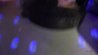 포르노의 섹시한 여자 - HOT-GIRLS-PORN.COM의 Vina Skyy’s outdoor shower & fingering after Vegas party