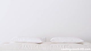 포르노의 섹시한 여자 - HOT-GIRLS-PORN.COM의 POV of Alyssa's Fat Ass Twerking Fast