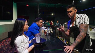 Seksowne dziewczyny w porno - Dirty Waitress Takes It Missionary with Tony Rubino’s Cock Deep Inside na HOT-GIRLS-PORN.COM