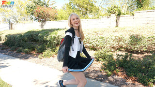 色情中的性感女孩 - HOT-GIRLS-PORN.COM 上的 Teen Varsity Squad Gets Reamed Hard – Ryan Madison Stars