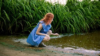 포르노의 섹시한 여자 - HOT-GIRLS-PORN.COM의 Mia's Solo Adventure in the Great Outdoors
