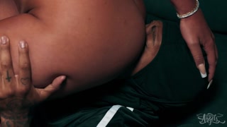 สาวเซ็กซี่ในหนังโป๊ - Tattooed Latina Trans Fucks Guy บน HOT-GIRLS-PORN.COM