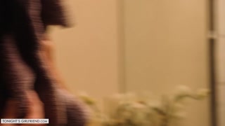 Gadis seksi dalam porn - Pornstar Reagan Foxx Gives a Hot Girlfriend Experience di HOT-GIRLS-PORN.COM