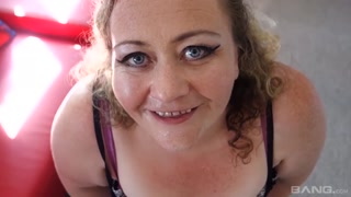 Sexy girls in porn - Mature Kaz Cairns Takes Big Cum Shot on Face on HOT-GIRLS-PORN.COM