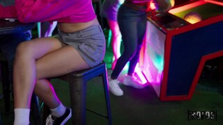 Gadis seksi dalam porn - June and Katerina Double Team Blowjob and Handjob di HOT-GIRLS-PORN.COM
