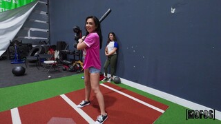 Seksowne dziewczyny w porno - Intimate Coaching: Tony Rubino and Mira Luv na HOT-GIRLS-PORN.COM