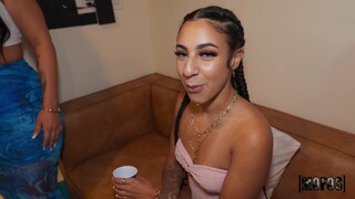Gadis seksi dalam porn - Doggystyle Delight with Lucky Love di HOT-GIRLS-PORN.COM