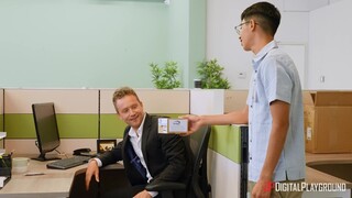 Gadis seksi dalam porno - Trimmed Pussy and Big Ass in the Office di HOT-GIRLS-PORN.COM