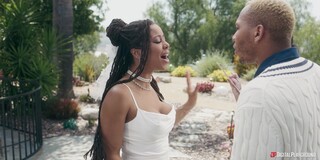 Filles sexy dans le porno - Spanking and Payback for Cheating Bitch sur HOT-GIRLS-PORN.COM