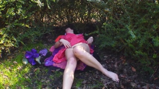 สาวเซ็กซี่ในหนังโป๊ - Juicy Sadie Outdoor Pissing Fantasy บน HOT-GIRLS-PORN.COM