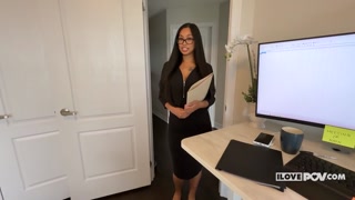포르노의 섹시한 여자 - HOT-GIRLS-PORN.COM의 HayleyXYZ, My Sexy Little Office Helper