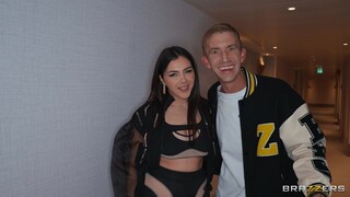 Ragazze sexy nel porno - Valentina's Big Tits Berlin Bash su HOT-GIRLS-PORN.COM