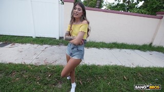Seksowne piękności w porno - Skinny Charlotte's Bus Handjob HOT-GIRLS-PORN.COM
