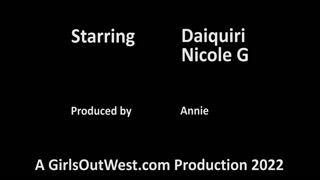 Ragazze sexy nel porno - Daiquiri Rose & Nicole G: Hairy, Horny, and Loving It su HOT-GIRLS-PORN.COM