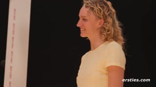 Sexy Mädchen in Porno - The Tinder Gameshow Challenge 3: Real Life auf HOT-GIRLS-PORN.COM
