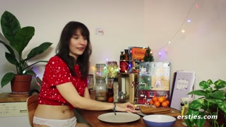 Seksowne dziewczyny w porno - Olivia's German Xmas Calendar na HOT-GIRLS-PORN.COM