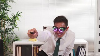 Ragazze sexy nel porno - Facial for My Bald Boss su HOT-GIRLS-PORN.COM