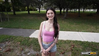 포르노의 섹시한 여자 - HOT-GIRLS-PORN.COM의 Interracial Sex with Brunette Sophie Tyler