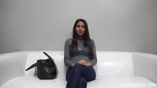 Seksowne dziewczyny w porno - Anna's Tattooed Czech Casting Adventure na HOT-GIRLS-PORN.COM