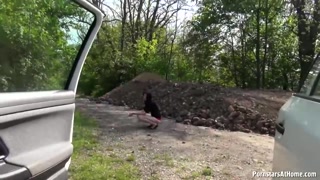 포르노의 섹시한 여자 - HOT-GIRLS-PORN.COM의 Just A Quick Handjob - Brunette & Big Cock Action