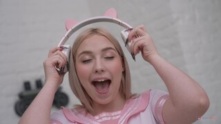 Sexy Mädchen in Porno - Beautiful Ass Gets Ganged by 7 Interracial Guys! auf HOT-GIRLS-PORN.COM
