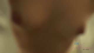 Raparigas sexy no pornô - Gia Paige - Tiny Tits & Tight Pussy Filled with Cum no HOT-GIRLS-PORN.COM