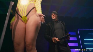 Sexy girls in porn - Jewelz Blu Shaved Pussy Fingered Before Hardcore Missionary Fuck on HOT-GIRLS-PORN.COM