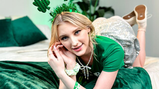 Seksowne piękności w porno - Home Sweet Home Party with Blondes HOT-GIRLS-PORN.COM
