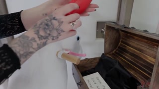 Ragazze sexy nel porno - Anal Quest: Lily Thot and Sex Toys su HOT-GIRLS-PORN.COM