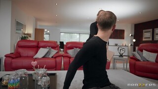 Sexy meisjes in porno - Doggystyle with Skinny Redhead op HOT-GIRLS-PORN.COM
