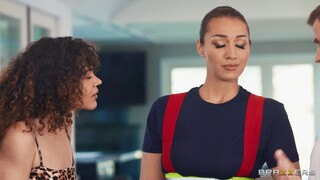 Raparigas sexy no pornô - Fiery Reverse Cowgirl Action no HOT-GIRLS-PORN.COM
