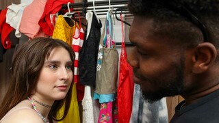 Kecantikan seksi dalam porn - Garage Sale Sex: Teen Blowjob and More HOT-GIRLS-PORN.COM