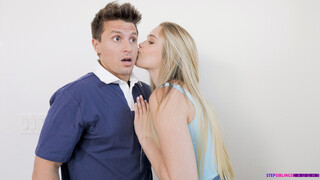 Garotas sexy no pornô - Shaved and Ready: My Stepsister Finds My Gear no HOT-GIRLS-PORN.COM