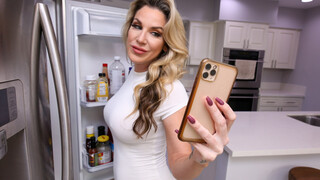 Gadis seksi dalam porno - Mature Stepmom's MILF Moment di HOT-GIRLS-PORN.COM